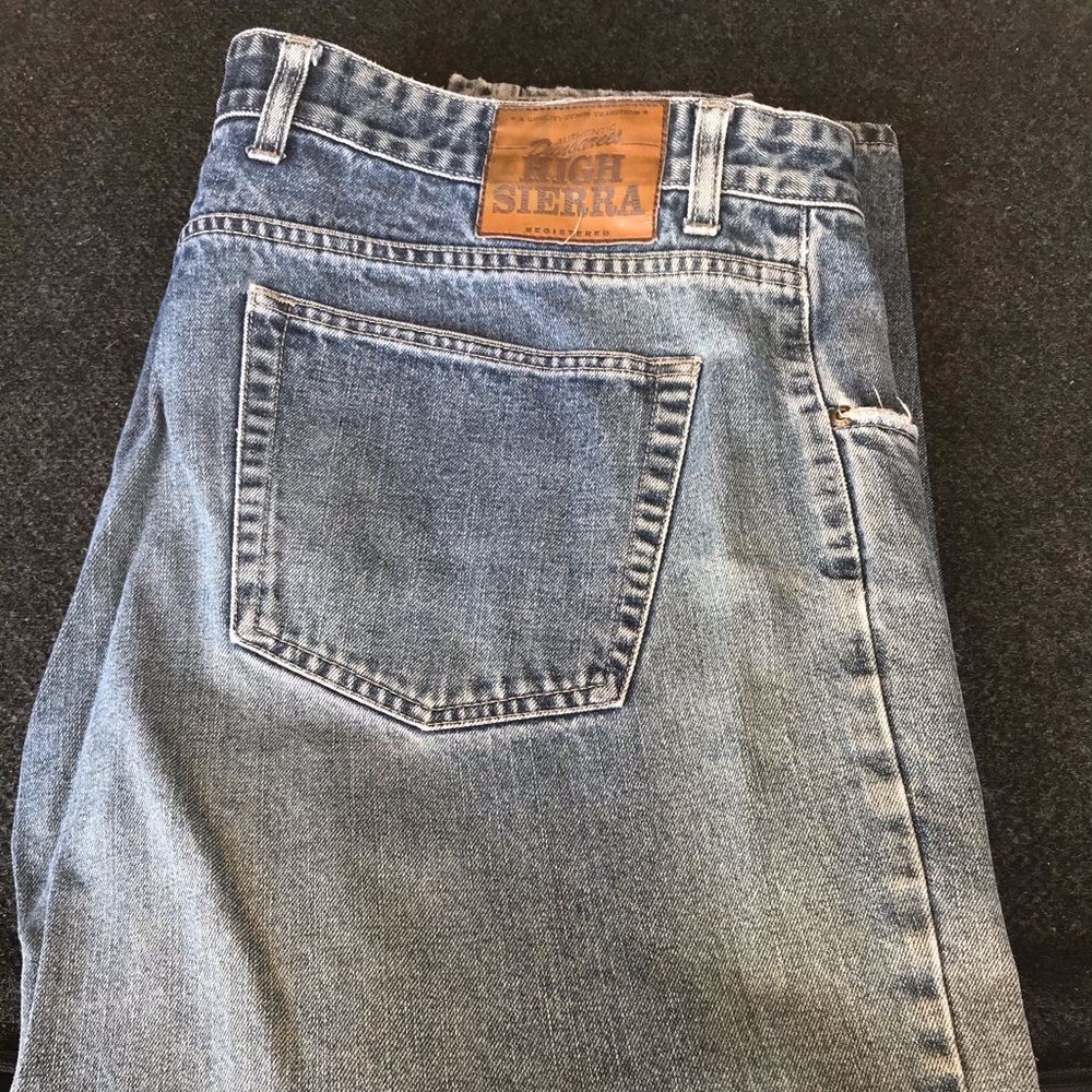 High Sierra faded distressed blue Jean 42 X 30”